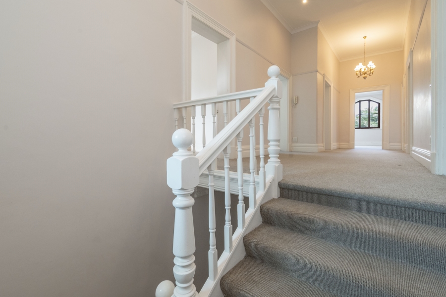 3 Bedroom Property for Sale in Sea Point Western Cape